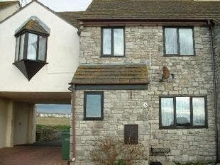 Contemporary 4 Bed House - Sea Views Main Photo