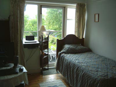 Newnham 1m to centre balcony room bills included Main Photo