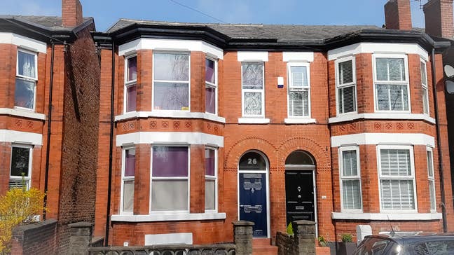  cosy room with separate  bathroom Main Photo