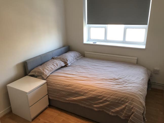 Bright double room in SW2- ALL bills included  Main Photo
