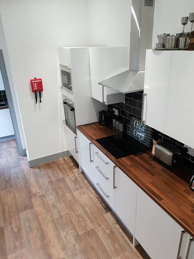 Double bedroom near bournville train station  Main Photo