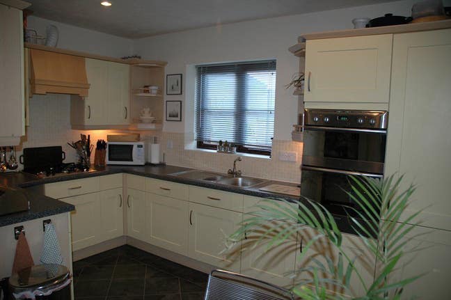 Monkston,MK- Double Bedroom-VIEW TODAY! Main Photo