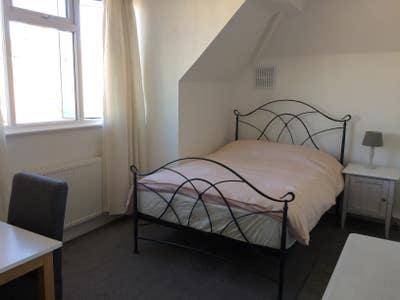 Stylish double room in St Albans town centre Main Photo