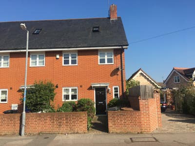 Modern City Centre Town House Main Photo