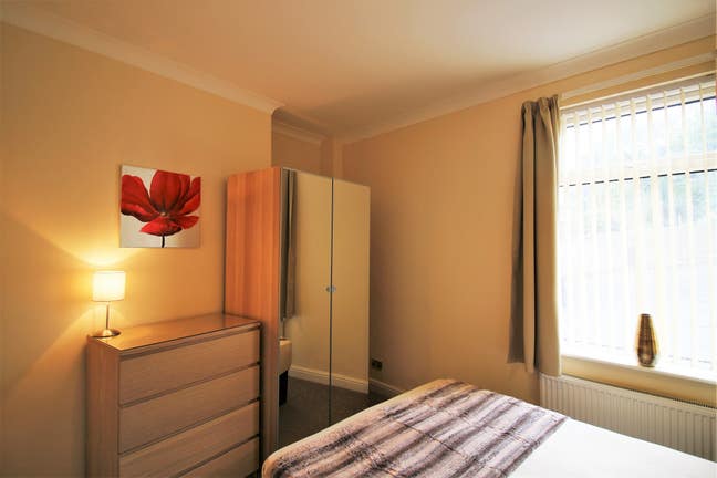 En-Suite Rooms Available Now in Conisbrough Main Photo