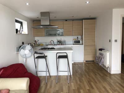 Spacious Double Room Manor House Tube Main Photo