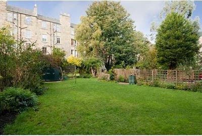Large quiet room in Marchmont, ground floor Main Photo