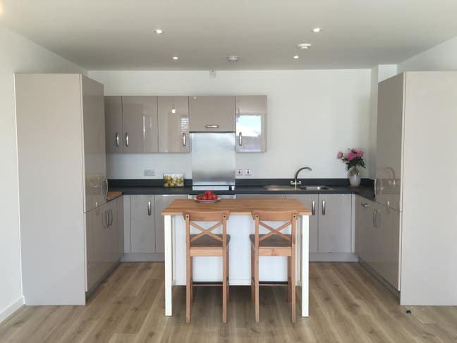 All Bills*  Huge - Wifi. Private Terrace & Garden Main Photo