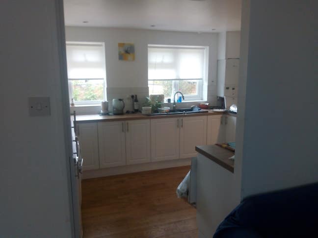 Room available furnished/unfurnished Main Photo