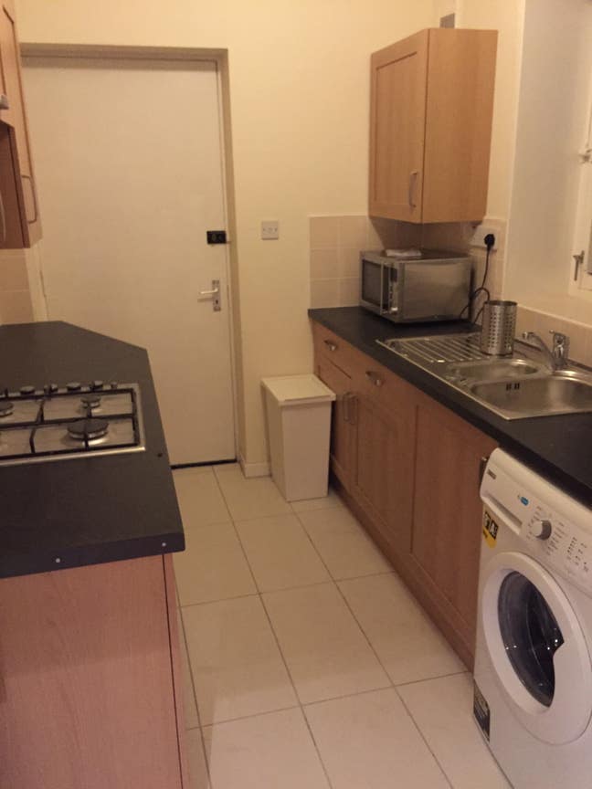 1 room available in lovely well located flat Main Photo