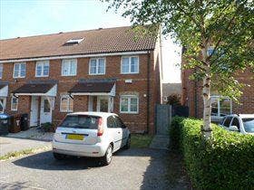 3 Bedroom  Apartment Flat Hatfield Main Photo