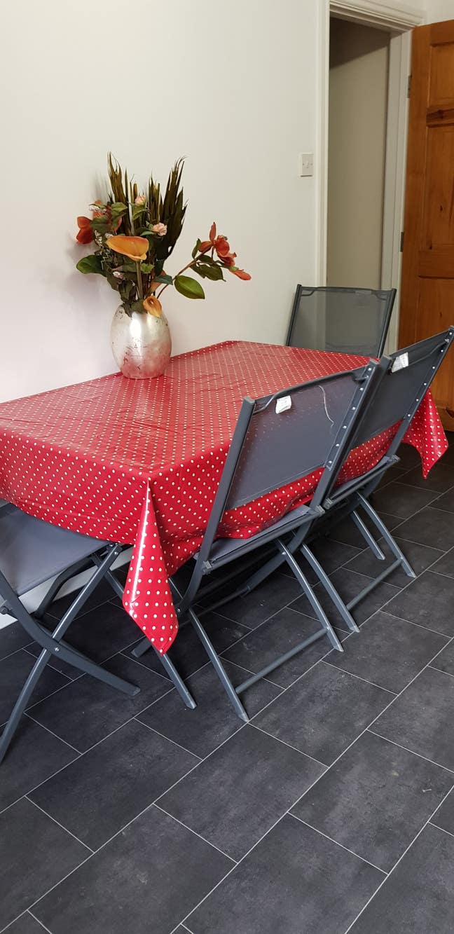 1 Spare Rooms available in beautiful house Main Photo