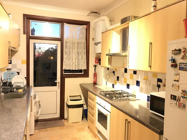 Single room in Hendon, bills inc, students welcome Main Photo