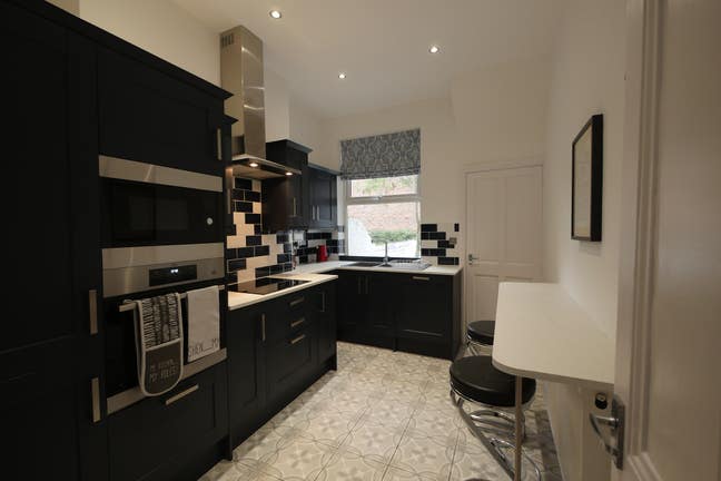 Luxury 4 bedroom house share in Liverpool 18 Main Photo