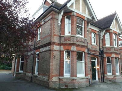 Charming Victorian house with spacious rooms Main Photo