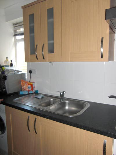 Large Bright Double Room Close to Ema/Amazon/Dhl Main Photo