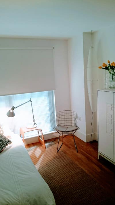 Spacious single bedroom & private modern bathroom Main Photo