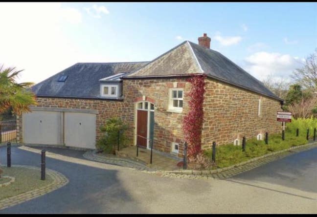 Double bed furnished with private lounge in Truro  Main Photo