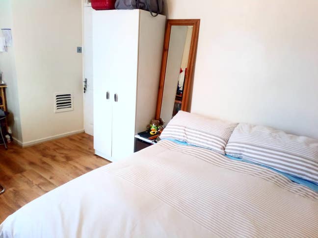 ZONE 1  Beautiful-Spacious Double room-  Main Photo