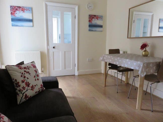 A Lovely  Double Room in E17 Main Photo