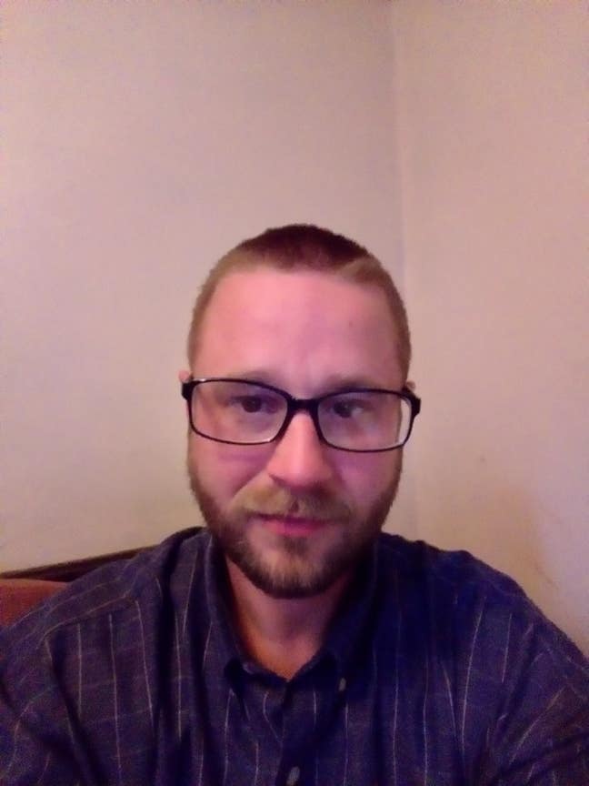 Professional Male seeks a single or double room Main Photo