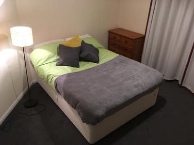 Bright & spacious space Main Photo