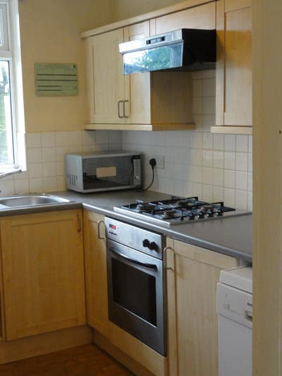 4 Bed House - 1 Room Available 01 July 2026 Main Photo