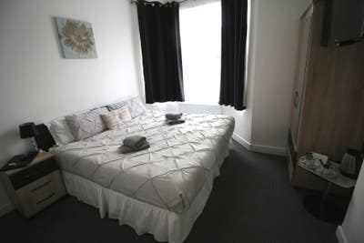En-suite double room in Wembley Main Photo