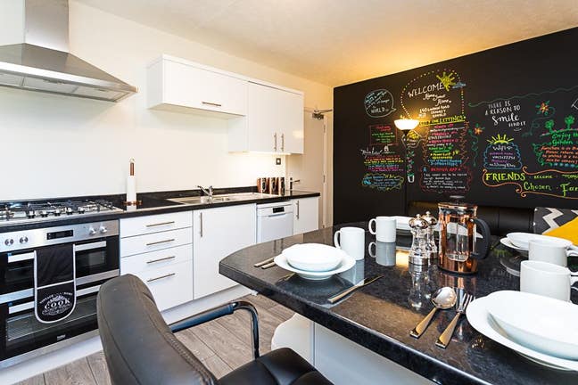 En-Suite in Manor Royal Main Photo