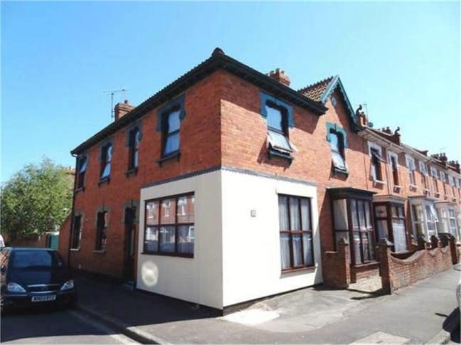 Lovely double room in fantastic shared house.  Main Photo