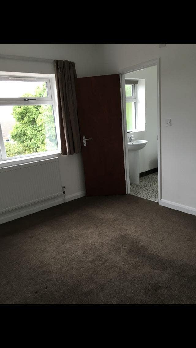 Large Double En-Suite Room to Let in Isleworth  Main Photo