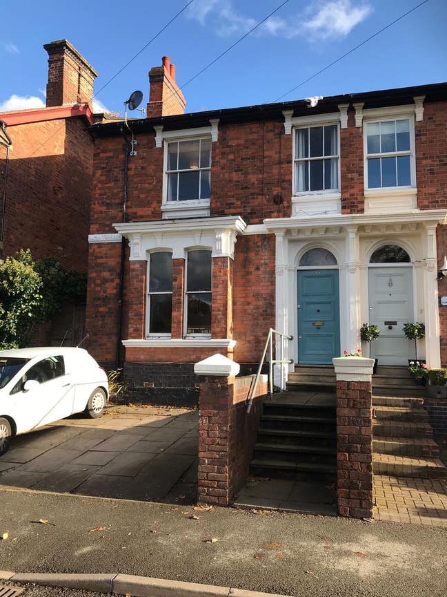 Large room fully refurbished  Main Photo