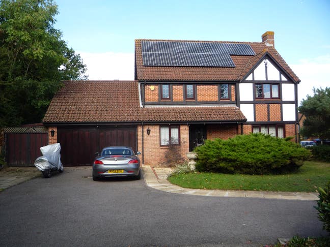 Winnersh Double Room Main Photo