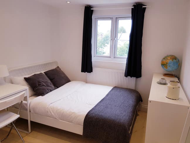  Beautiful Double for Single Female - Low Deposit Main Photo