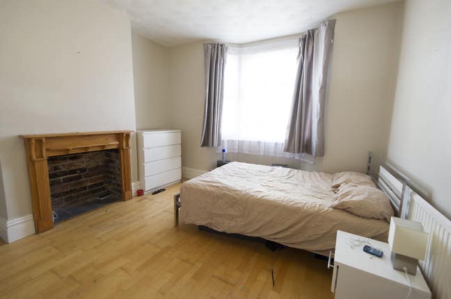 Large Furnished Double available 16th February  Main Photo