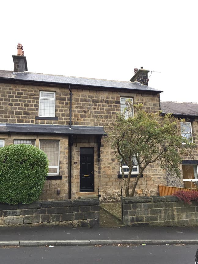 Lovely room in stone double fronted terrace Main Photo