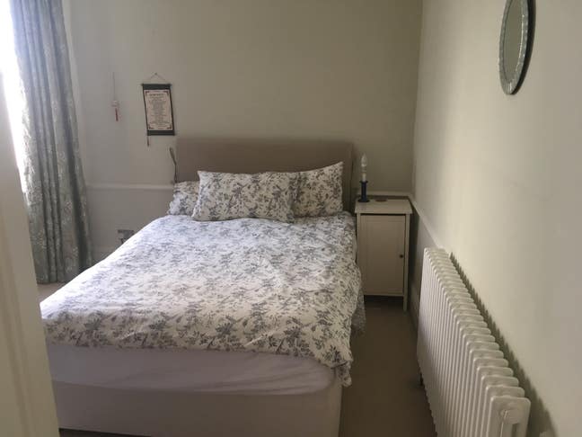 W14 Large double room top floor Main Photo