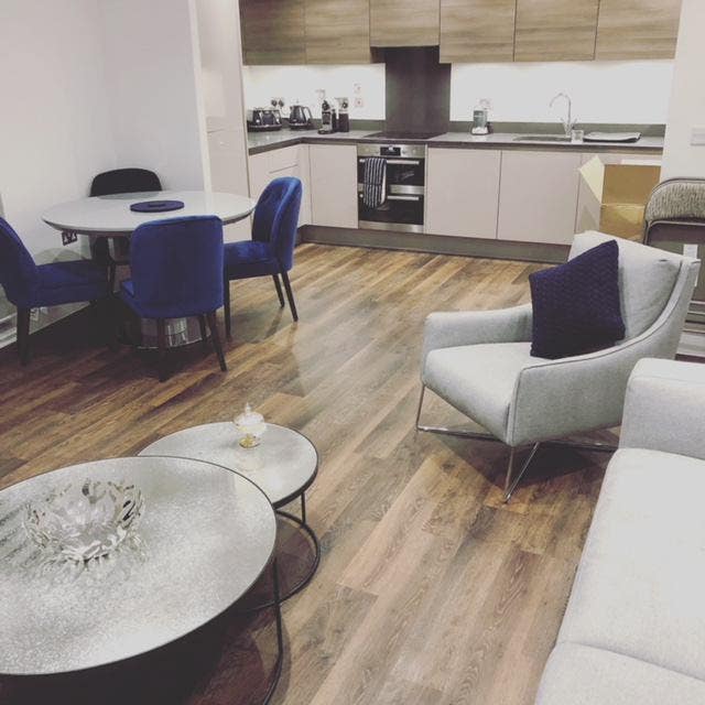 Luxury flat: 1 large double bedroom available Main Photo