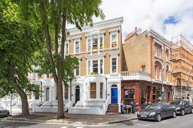 Kensington 2 Double Bedroom Flat with Garden Main Photo