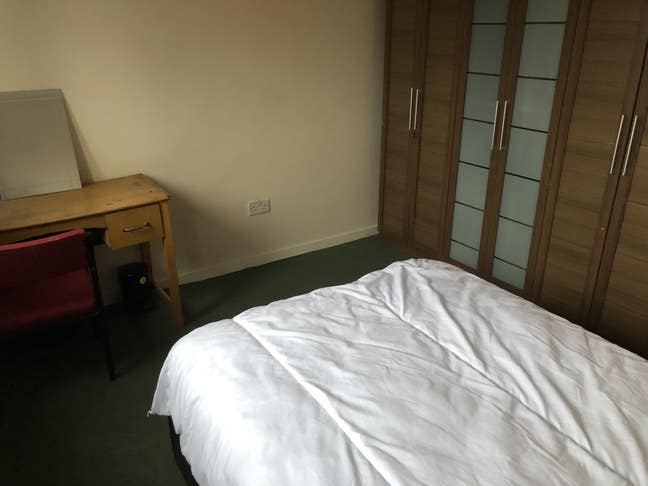 3 Bedroom House, city centre 8 minutes away. Main Photo