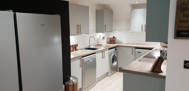 💥Stunning En Suite Room, Great Location💥 Main Photo