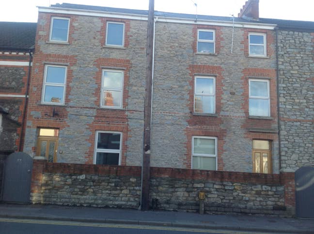 Stunning 1/2 bed flat in central Canton Main Photo