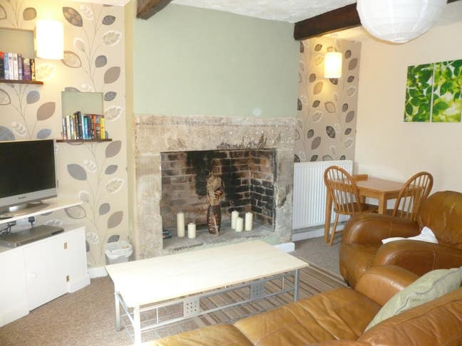 Glossop professional house share &pound;475pm inc bills Main Photo