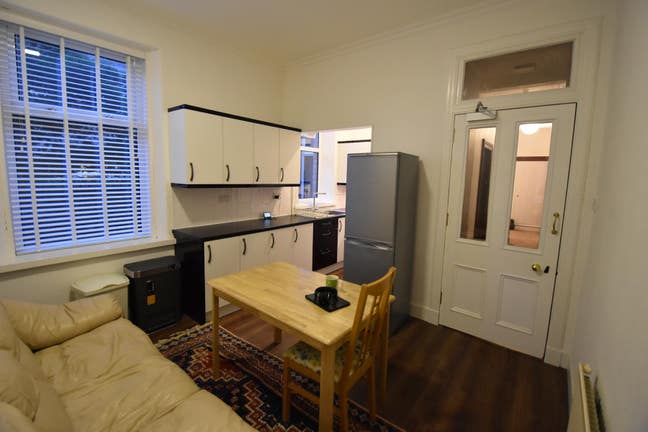 Beautiful Victorian ground floor maisonette. Main Photo