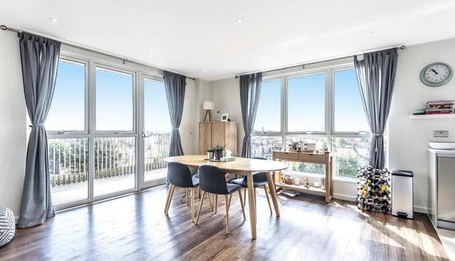 Two rooms available in Modern New Build Main Photo