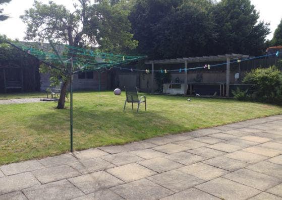 Room available in Large house-Shepperton  Main Photo