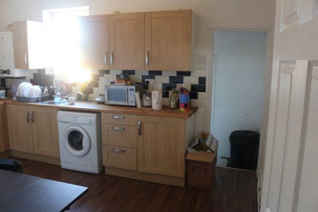 Beautiful Super-King Size Room -£720Pm Main Photo