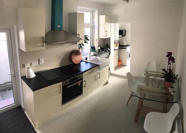 Mid-terrace house, 1 min from Belvedere Main Photo