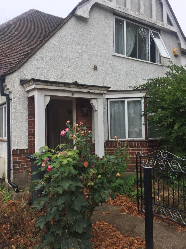 Modern cosy furnished clean home with 2 bathrooms Main Photo