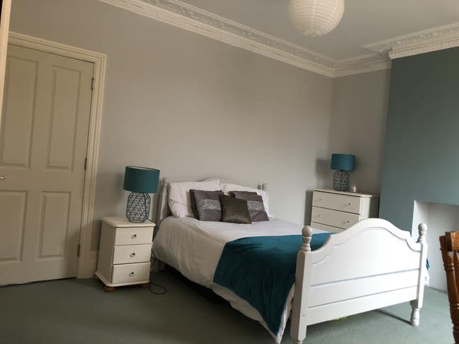 ***Awesome Very Large Room**** Main Photo